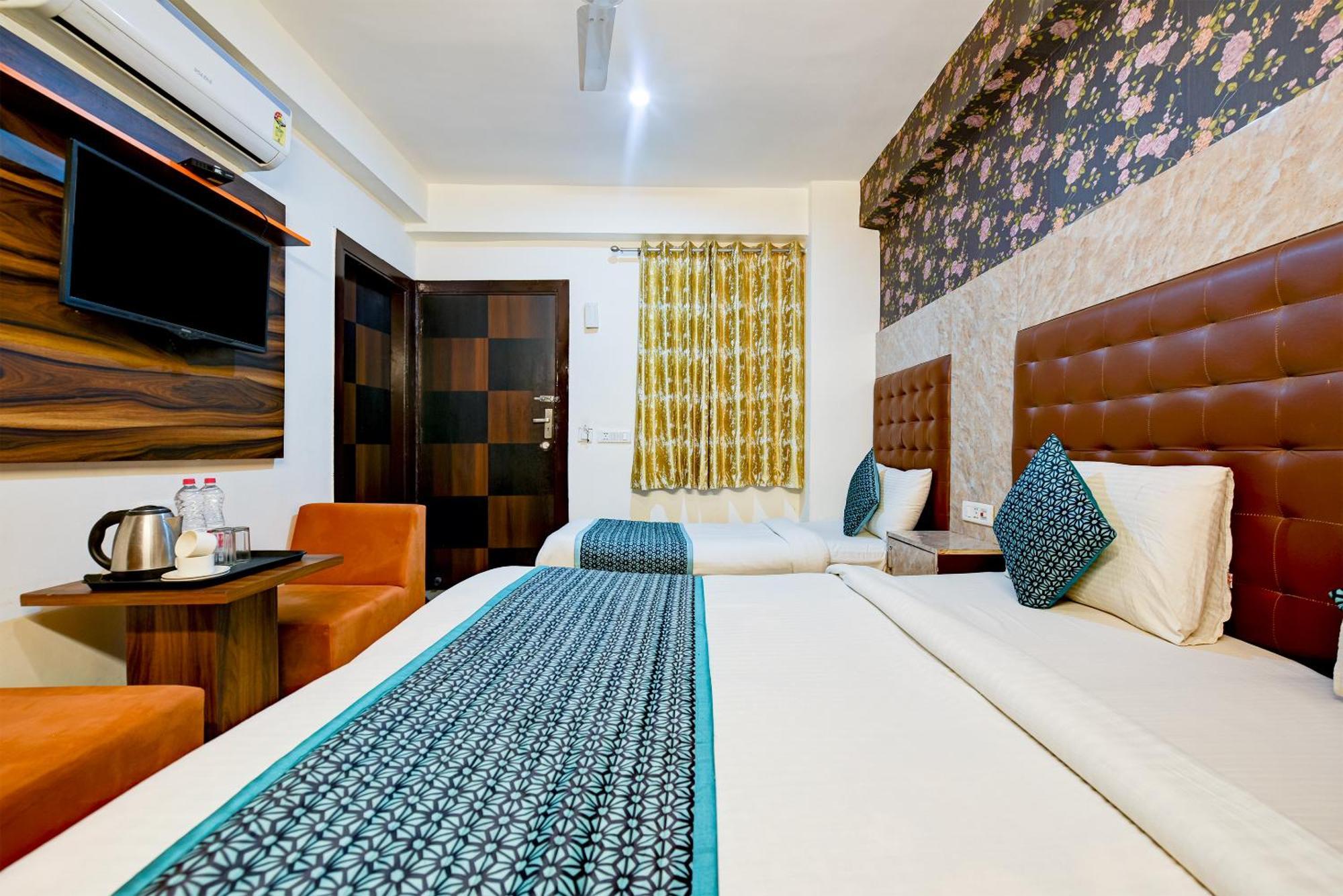 Hotel Square Plaza At Airport Neu-Delhi Exterior foto