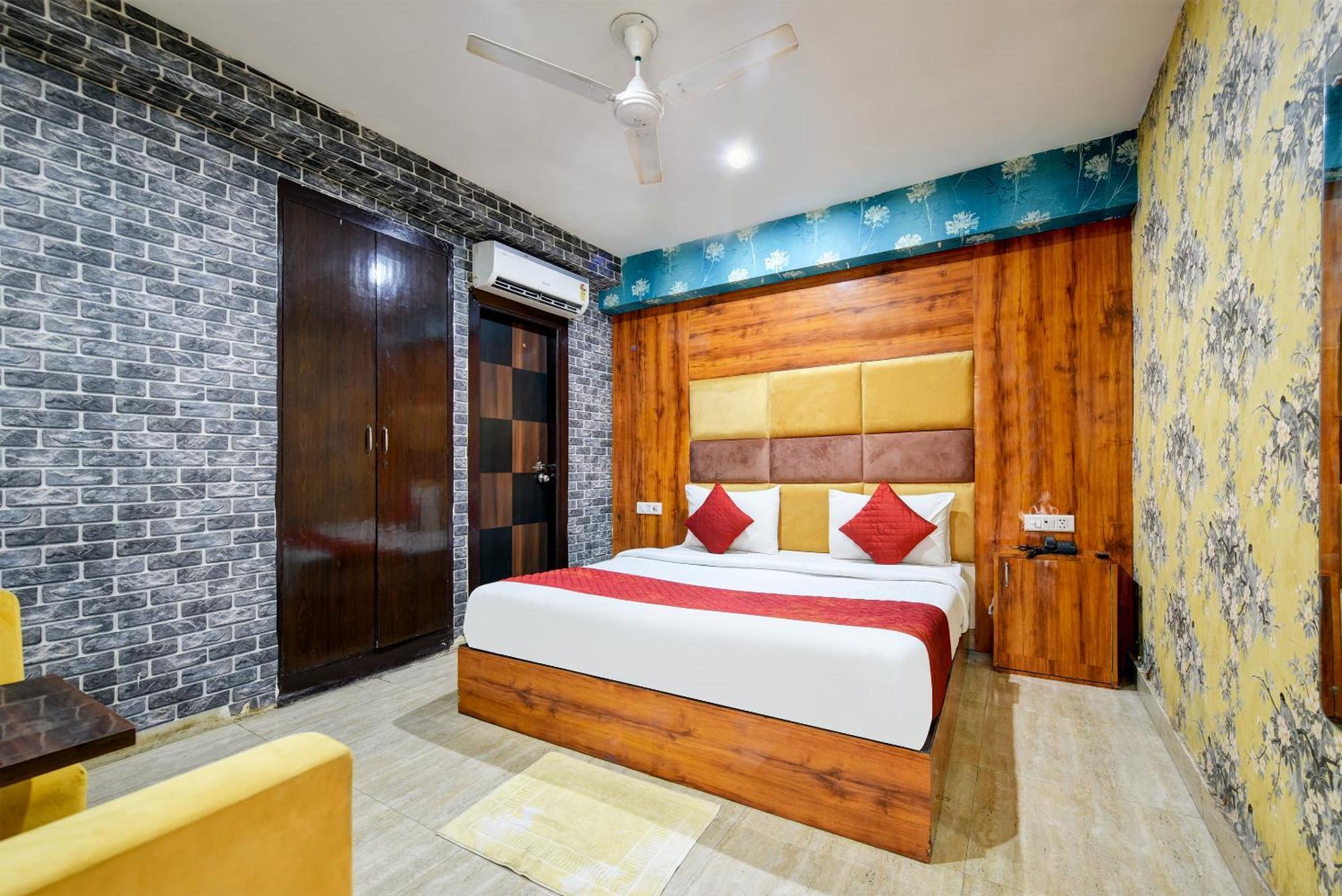 Hotel Square Plaza At Airport Neu-Delhi Exterior foto