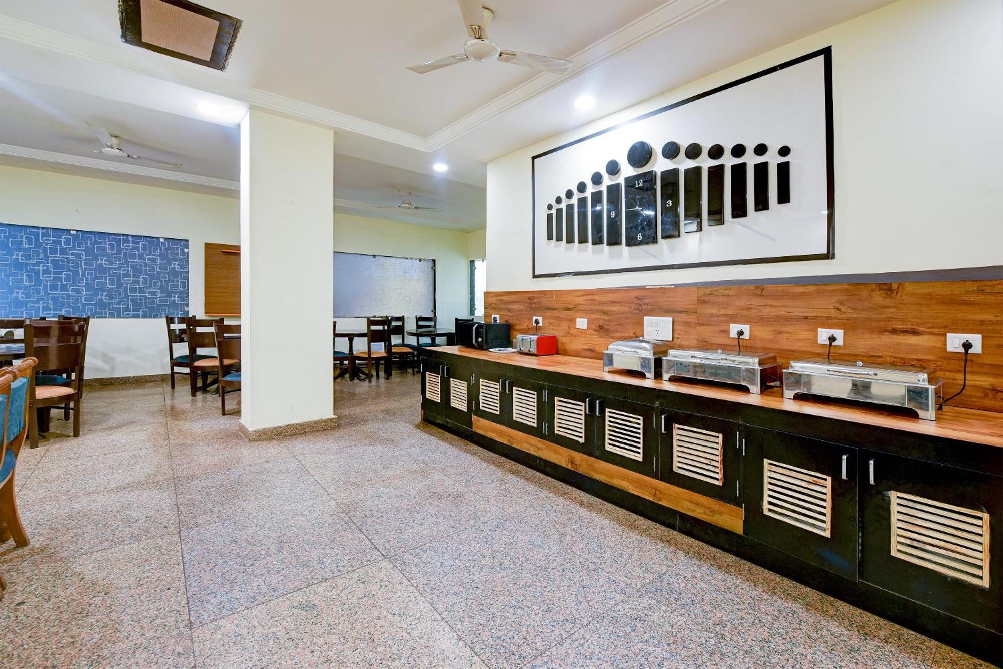 Hotel Square Plaza At Airport Neu-Delhi Exterior foto